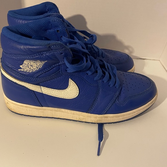 Jordan 1 Retro High
Hyper Royal royal blue jordan1 - Picture 3 of 11